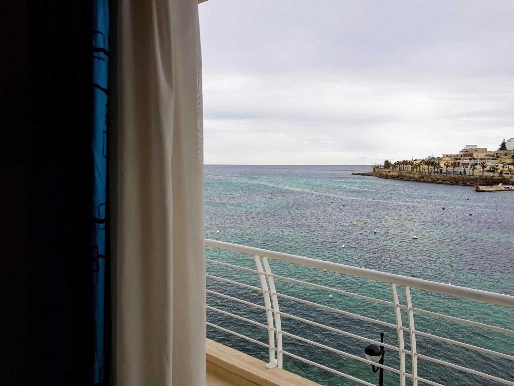 Riviera Holiday Apartments - Seafront - Wifi Марсаскала Экстерьер фото