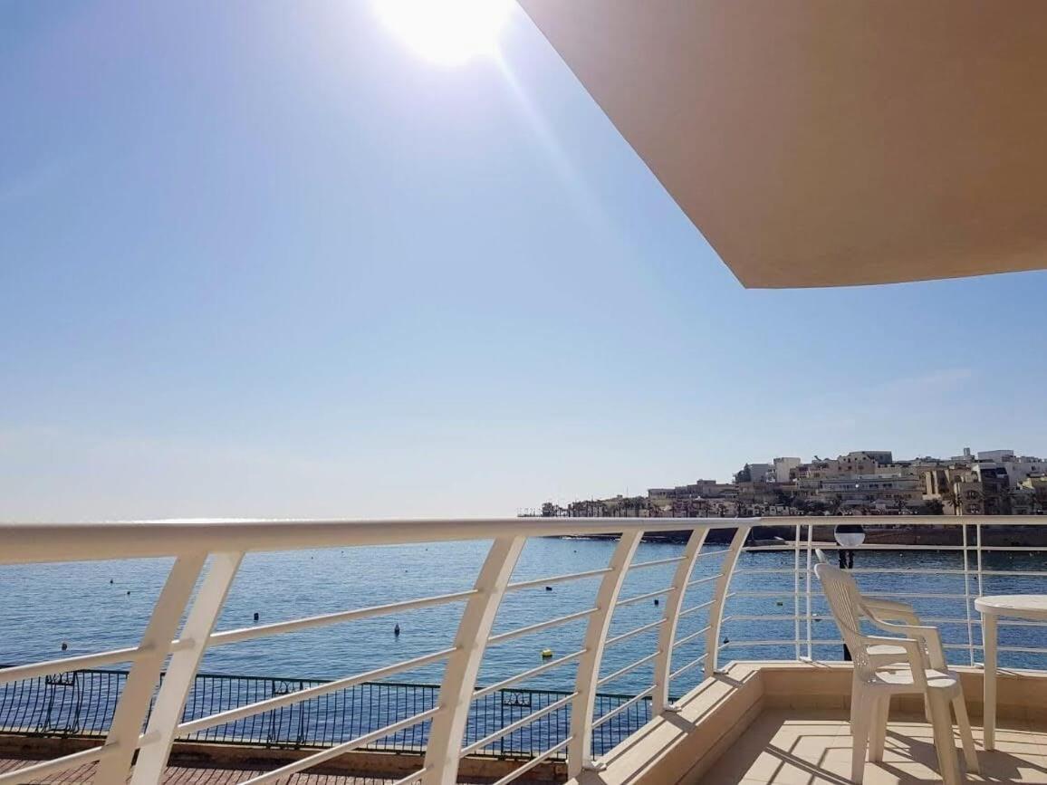 Riviera Holiday Apartments - Seafront - Wifi Марсаскала Номер фото