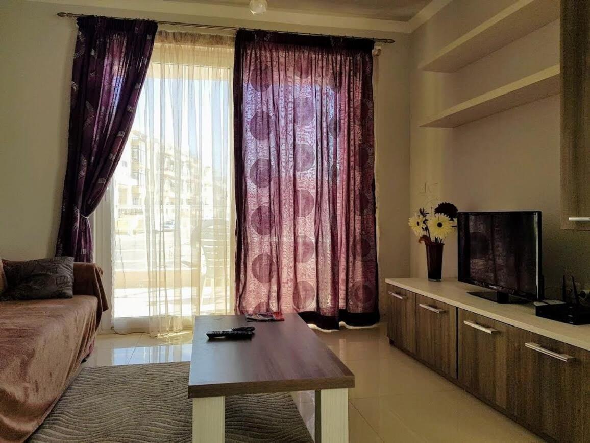 Riviera Holiday Apartments - Seafront - Wifi Марсаскала Номер фото